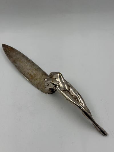 Antonio Pujia - Cake Server L: 10" Argentina: We have an in-house shipping department to ensure your post-purchase processing is as easy as possible. We encourage you to call us 561-2129413 or contact carstensgalleries@yahoo.com if you have any f