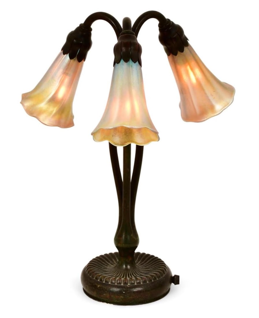 Tiffany Studios 3 Lights Lily Lamp (Ny 319) H: 13" Diam: 10" (1 of 8)