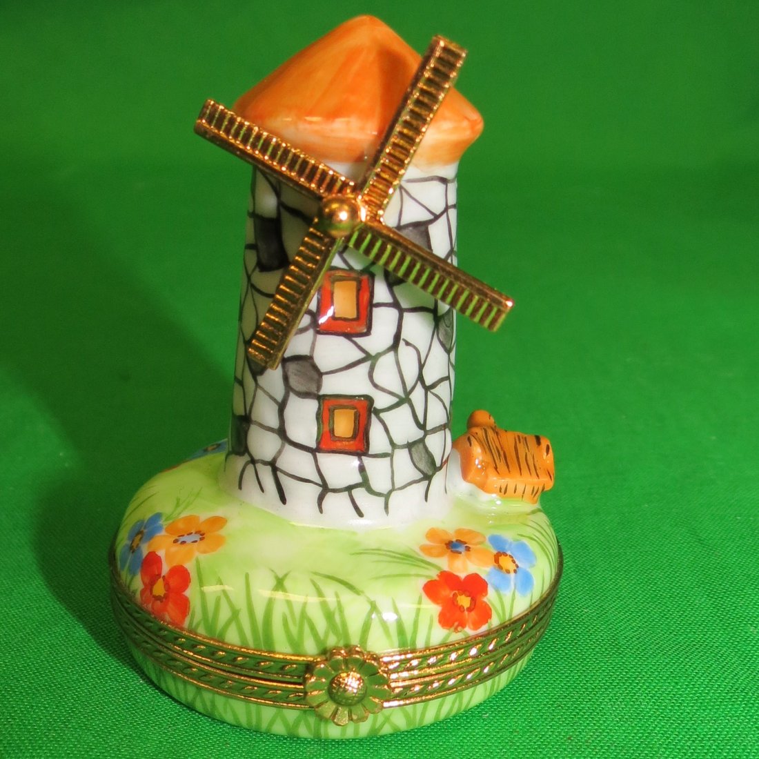 Limoges Hand Painting Box (France original): .Est. Shipping = $ 12 to USA