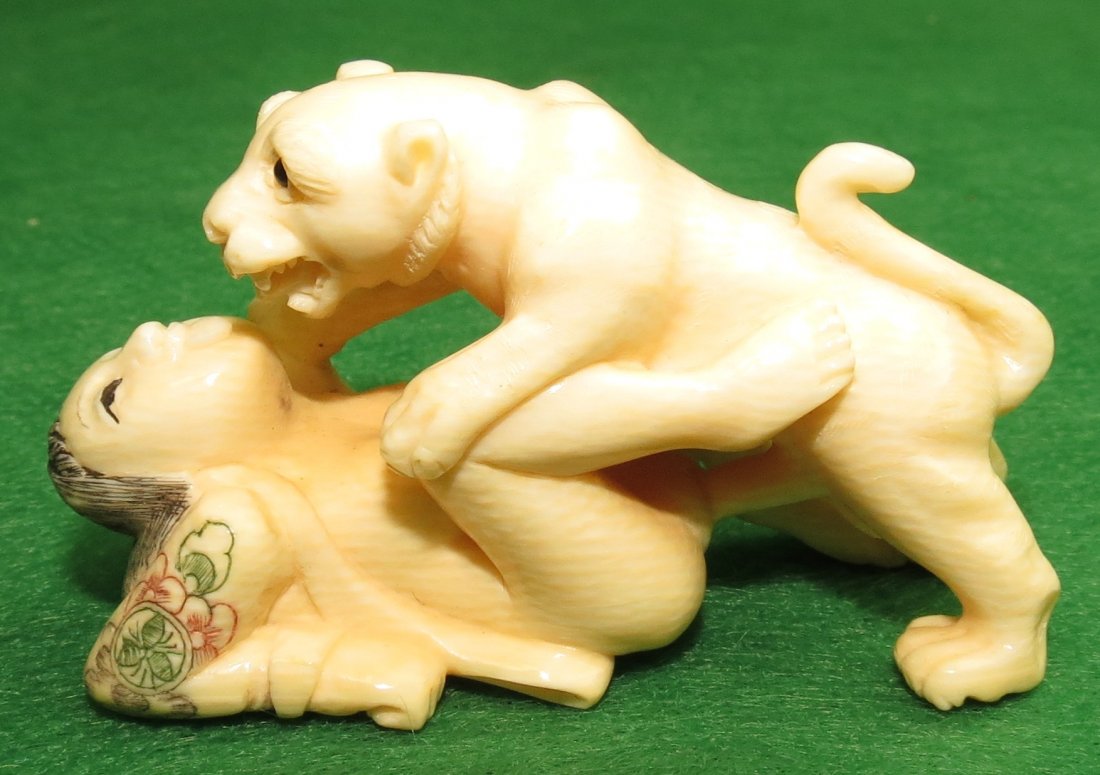 Erotic Ivory Netsuke: Est. Shipping = $ 12 to USA