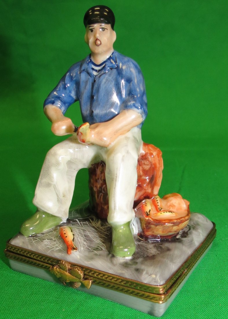 Original Limoges Hand Painted Miniature Box: Shipping to USA= $ 12, can be combined if several to same address