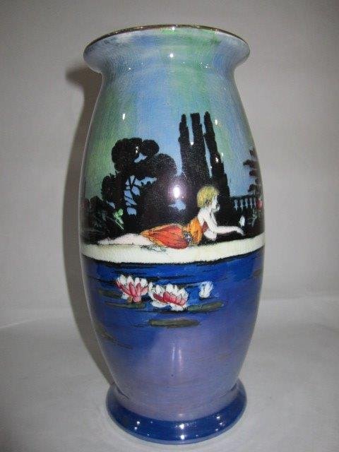 Wilkinson Porcelain Vase , Royal Stars Porcelain: England. H-8" Dia.4" Est Shipping to USA = $ 35