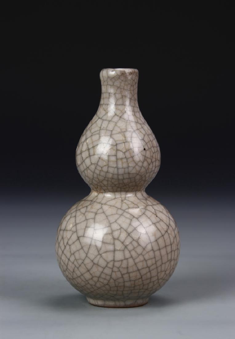 Chinese Ko Ware Double-Gourd Vase (1 of 6)