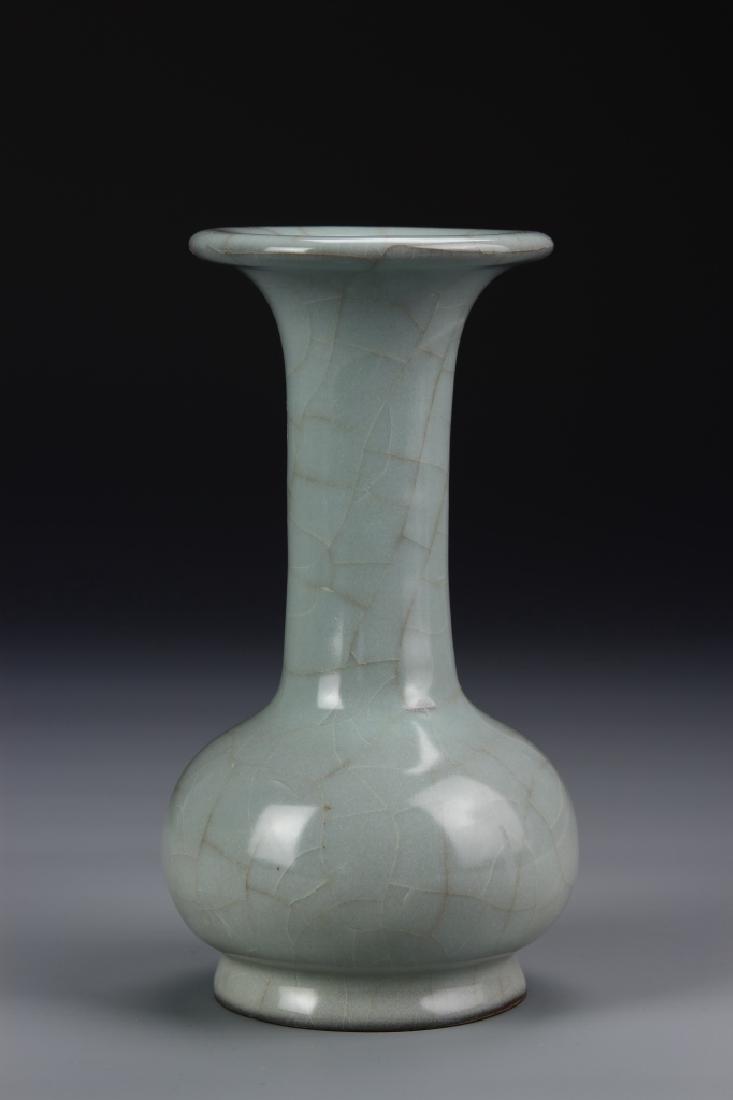 K'uan-Type Bottle Vase (1 of 6)