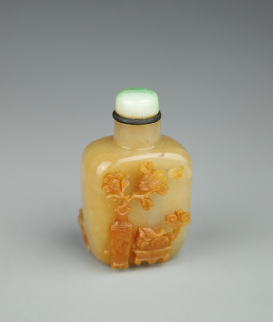 Chinese Agate Snuff Bottle (1 of 4)