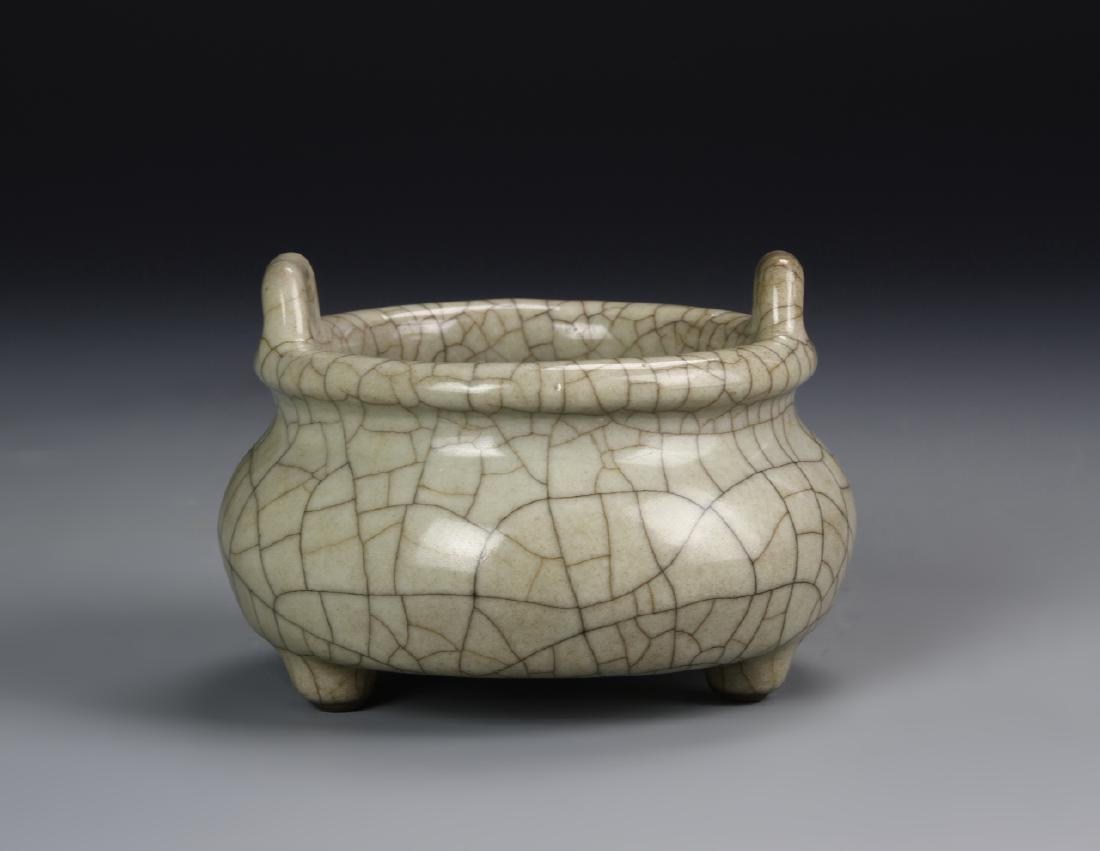 Chinese Geyao Tripod Censer (1 of 6)