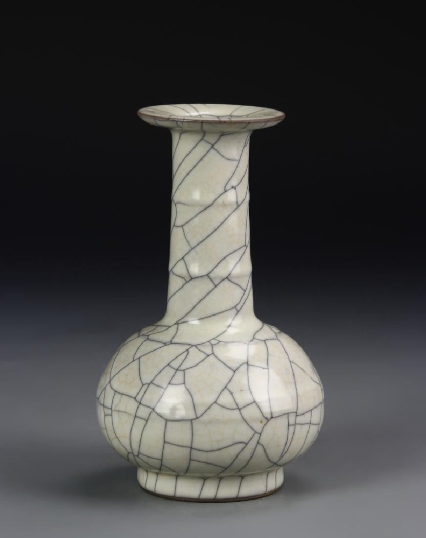 Chinese Geyao Vase (1 of 4)