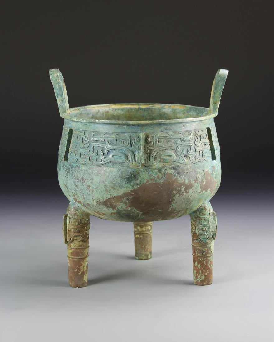 Chinese Bronze Tripod Vessel (1 of 6)