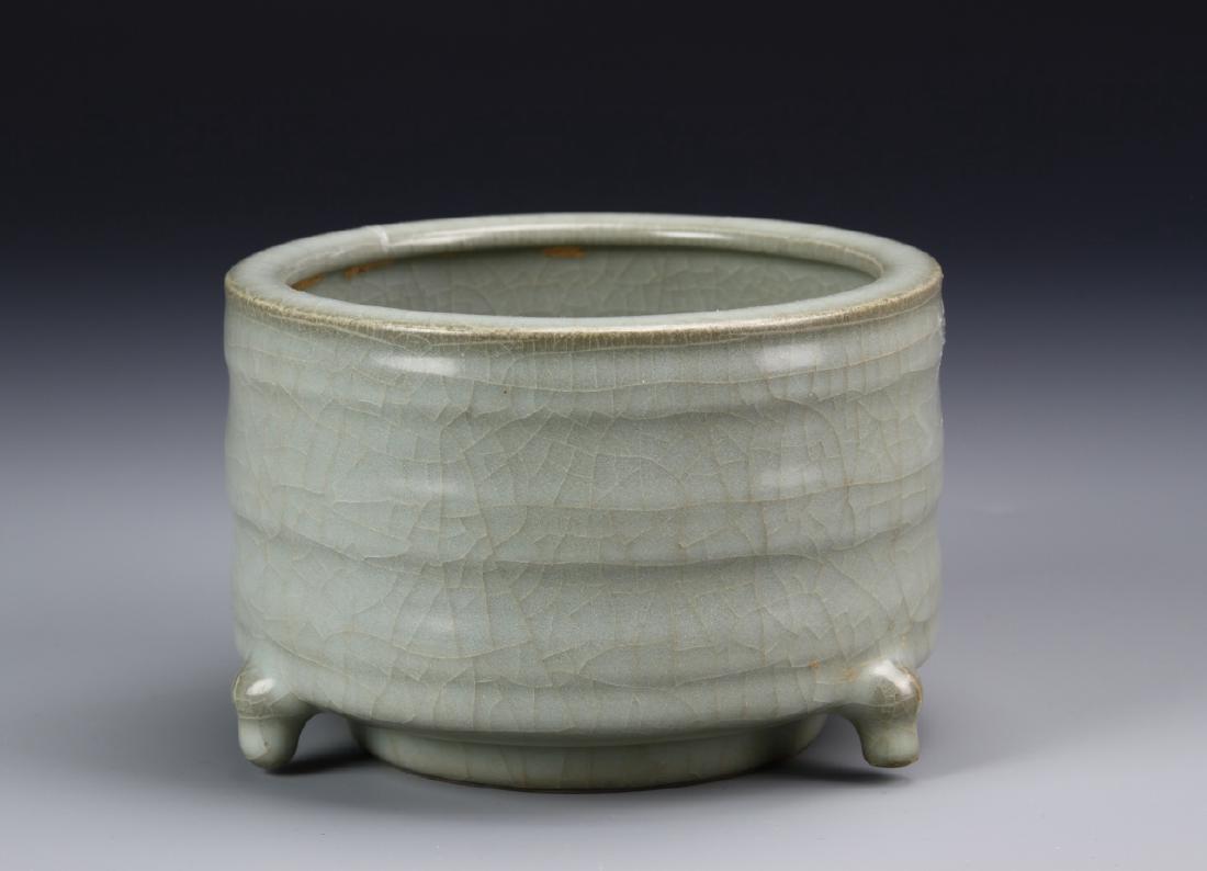 K'uan-Type Tripod Incense Burner (1 of 6)