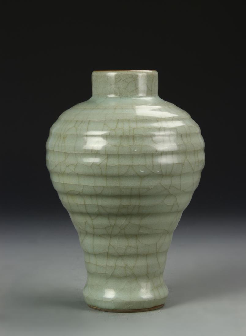 Chinese Lungquan Yao Vase (1 of 5)