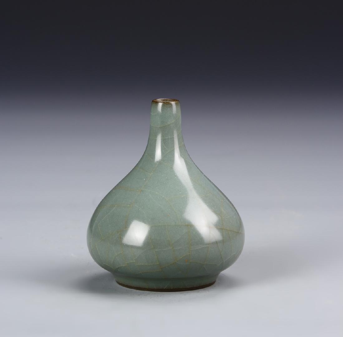 Chinese Kuan Yao Water Dropper (1 of 5)