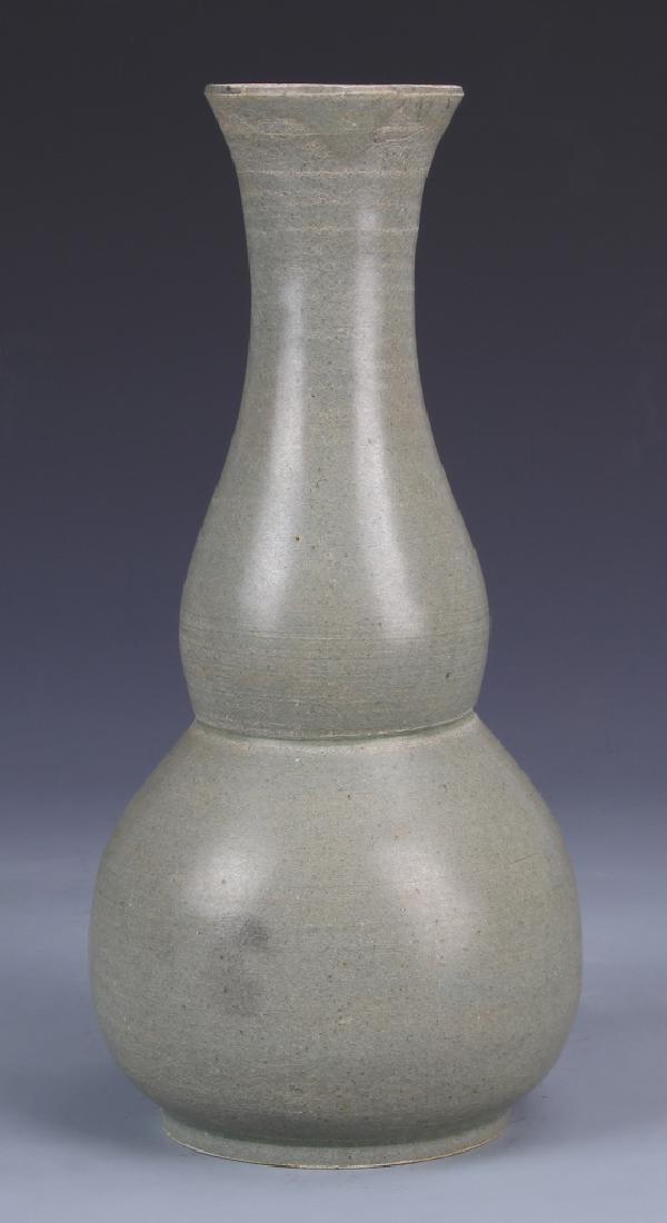 Chinese Lungquan Ware Vase (1 of 2)