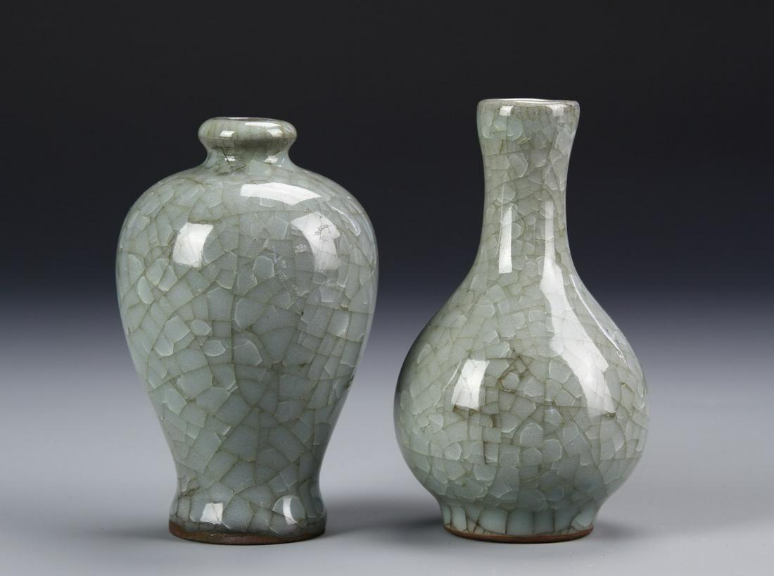 Two "Ice-Crackled" K'uan-Type Vases (1 of 5)