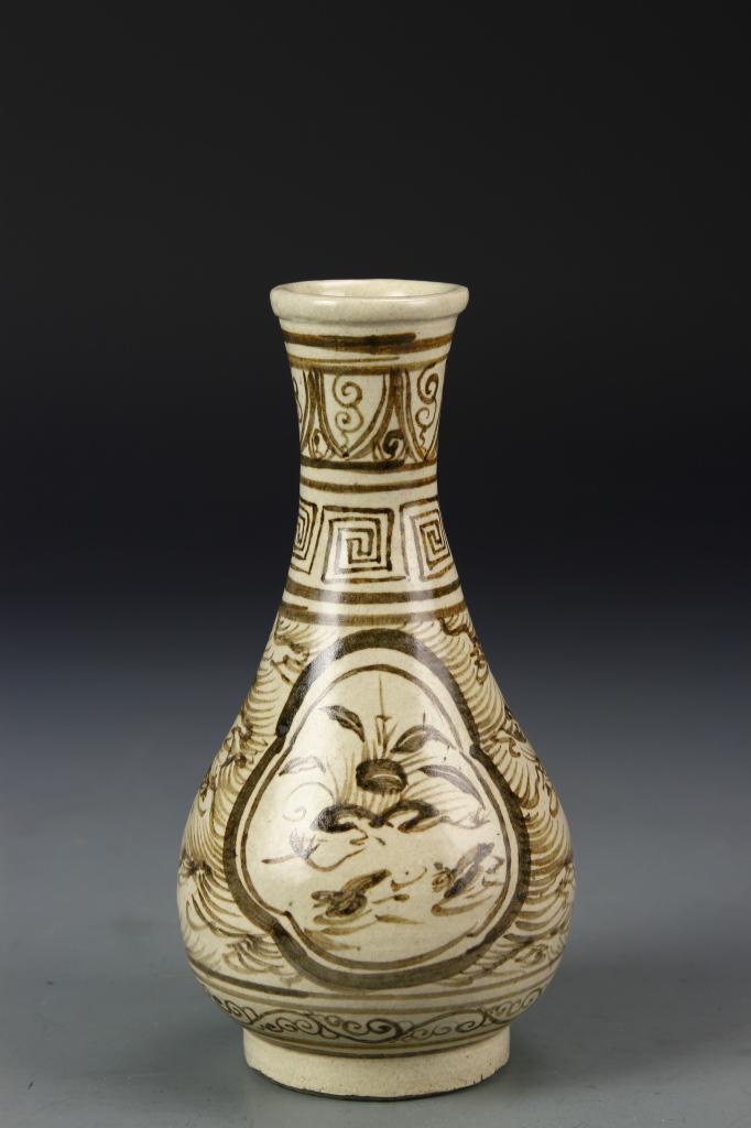 Chinese Jizhou Yao Vase (1 of 5)