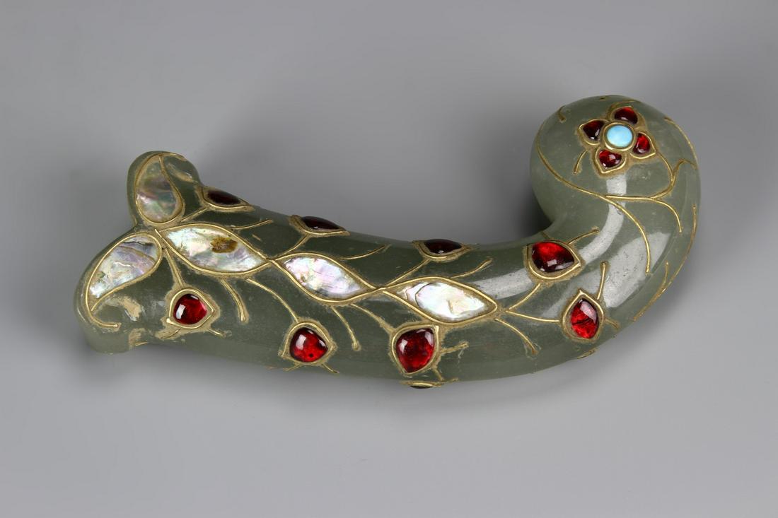 Indian Mughal Jade Dagger Handle (1 of 2)