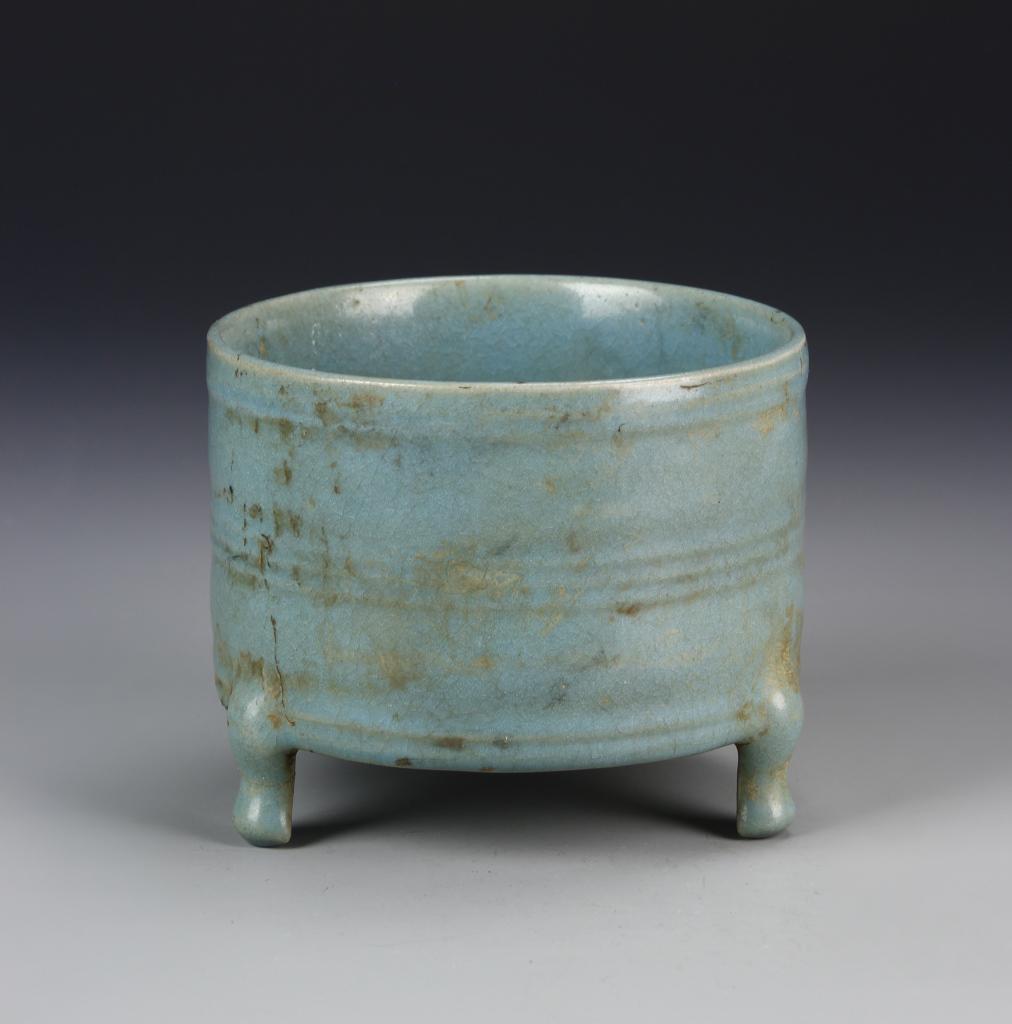 Chinese Lung Quan Yao Tripod Censer (1 of 6)
