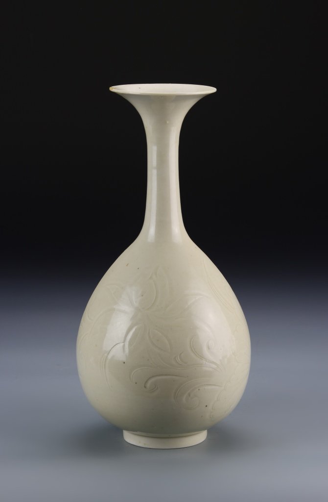 Chinese Antique White Glazed Vase