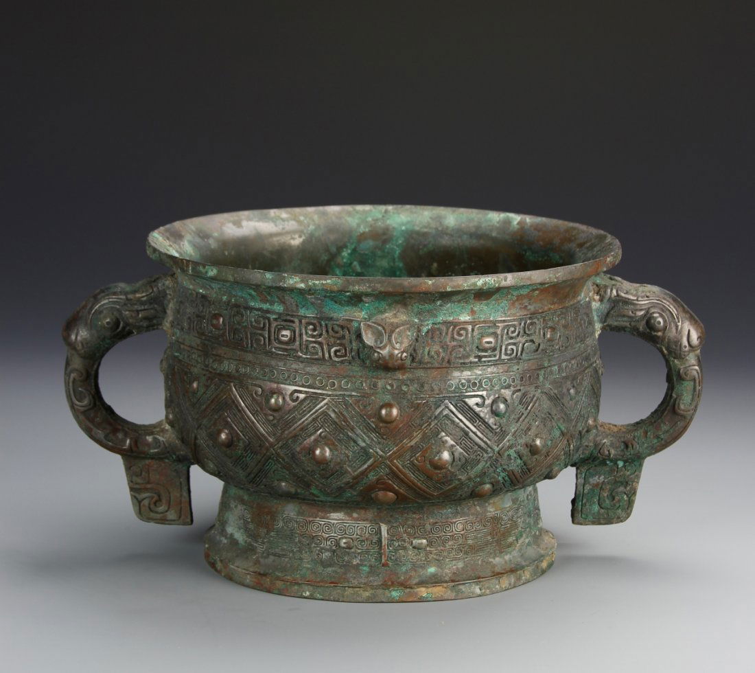 Chinese Bronze Keci Vessel (1 of 2)