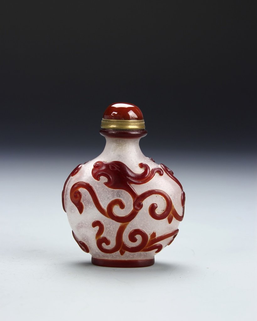 Chinese Peking Glass Snuff Bottle (1 of 4)