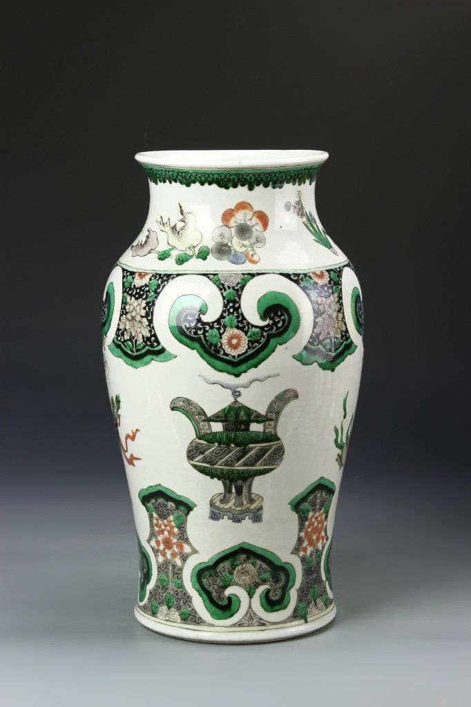 Chinese Wucai Vase (1 of 6)