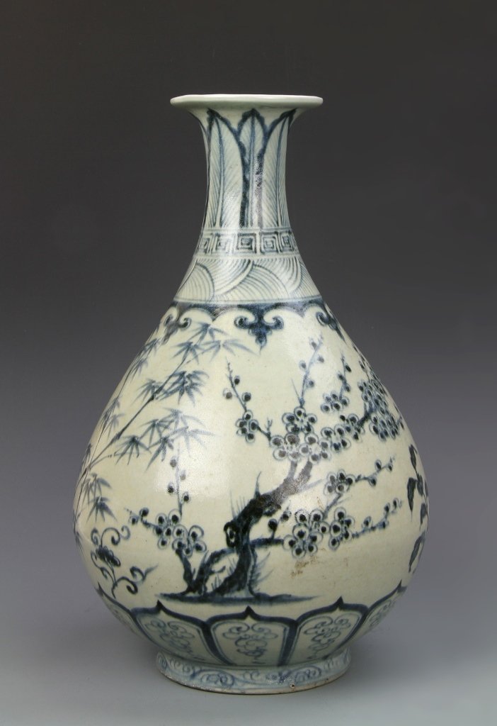 Chinese Blue and White Yuhuchunping Vase (1 of 4)