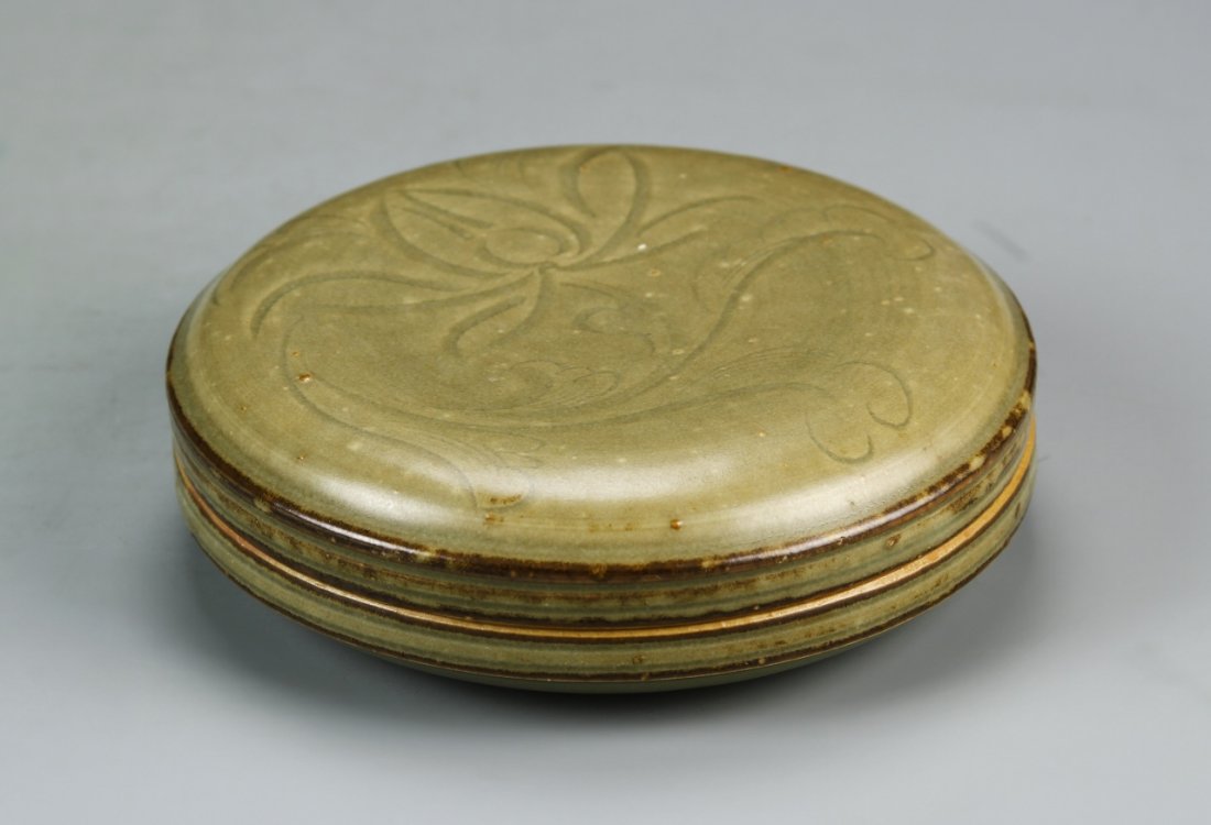 Chinese Makeup with Cover (1 of 4)