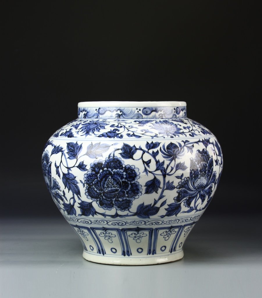 Chinese Blue and White Vase (1 of 5)