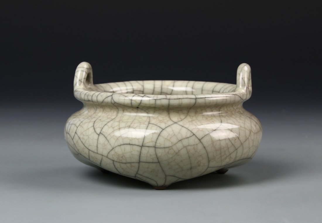 Chinese Geyao Tripod Censer (1 of 7)