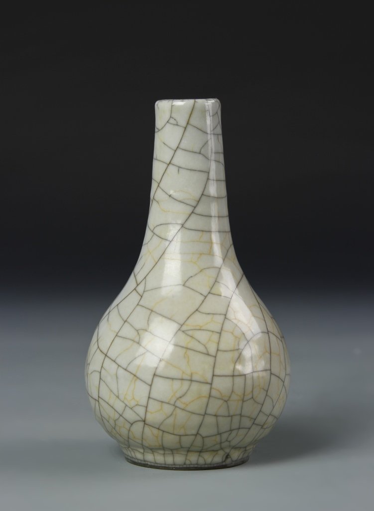 Chinese Ge Yao Pear-Shaped Vase (1 of 5)