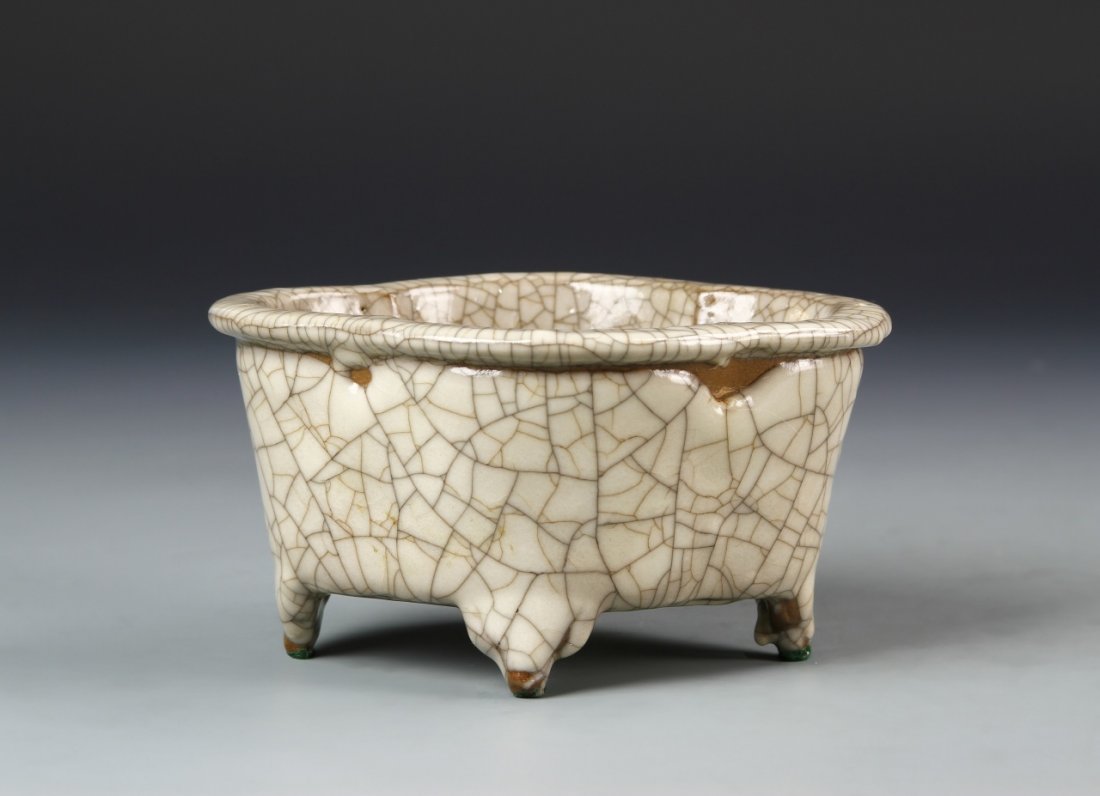 Chinese Narcissus Planter (1 of 9)