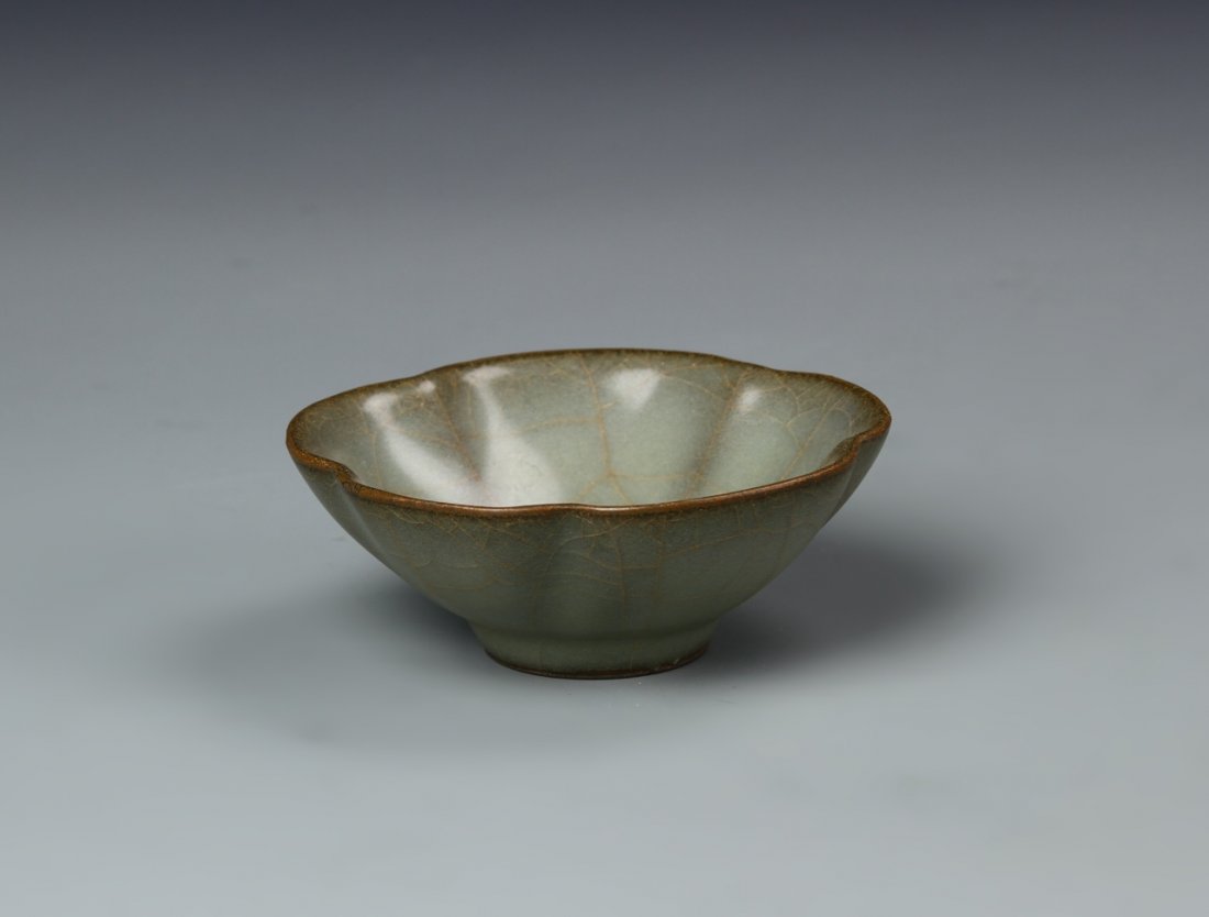 Chinese Lungquan Yao Bowl (1 of 3)