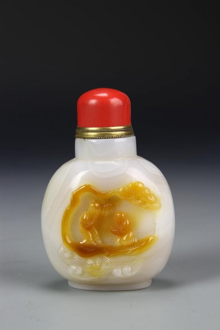 Chinese Agate Snuff Bottle (1 of 4)