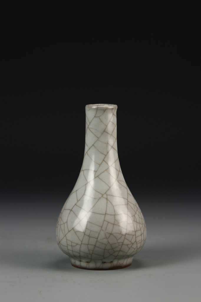 Chinese Song Kwan-Type Pear Vase (1 of 7)