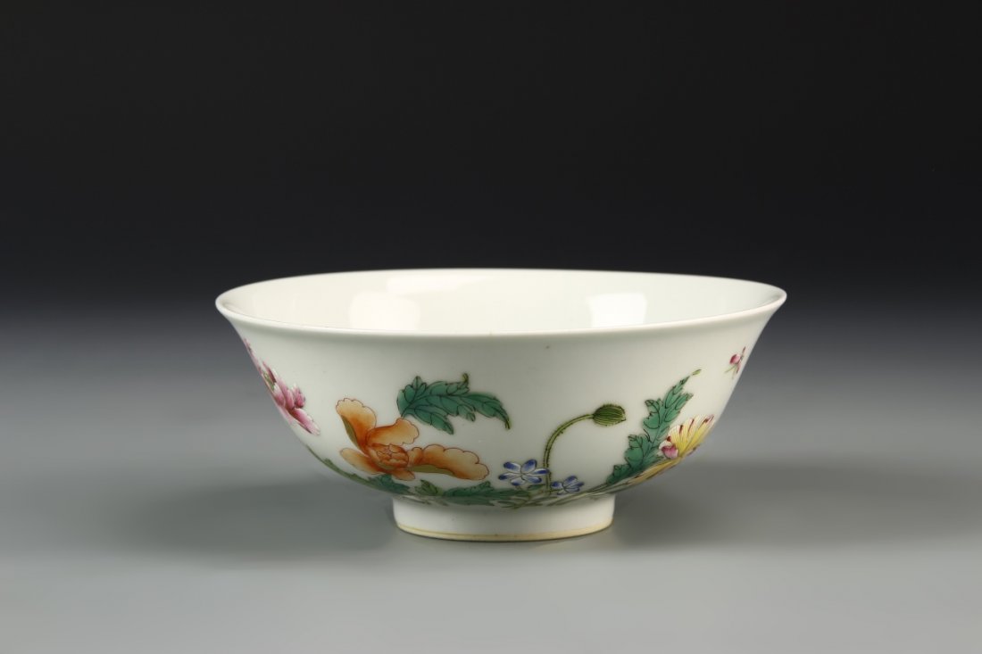 Chinese Finely Painted Peony Palace Bowl (1 of 10)