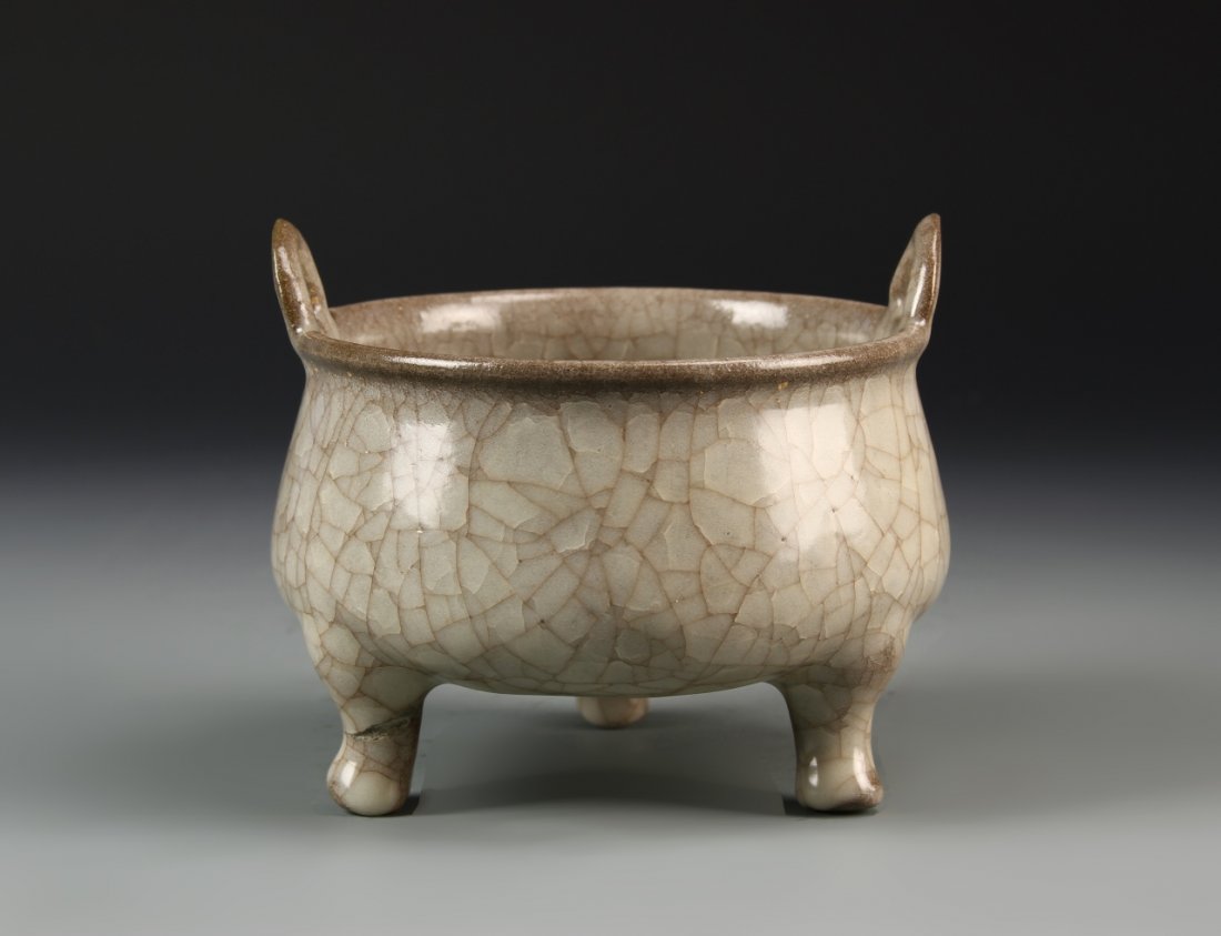 Rare Chinese "Ice Crackle" Tripod Censer (1 of 7)