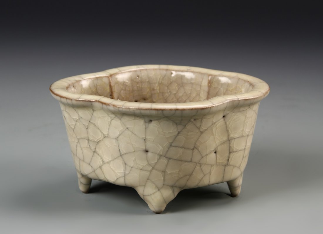 Chinese Narcissus Planter (1 of 6)