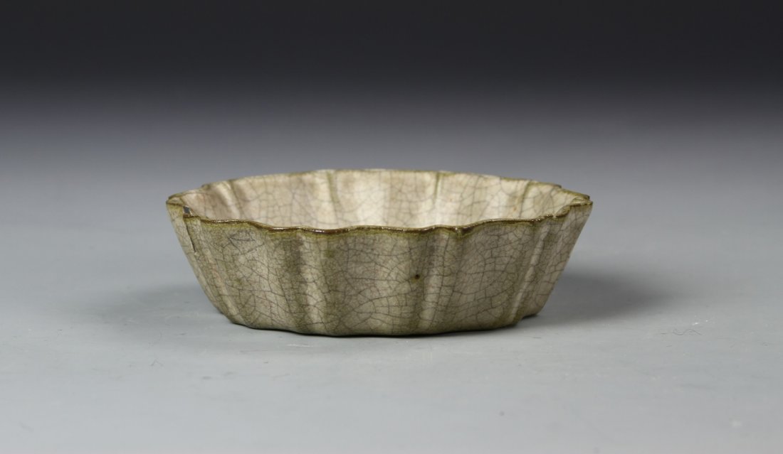 Chinese Mallow-Shaped Brush Washer (1 of 9)