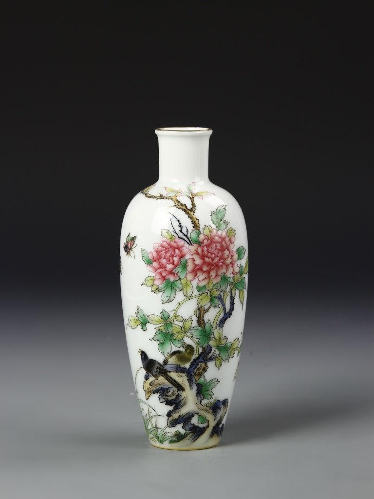 Chinese Famille Rose Vase (1 of 8)
