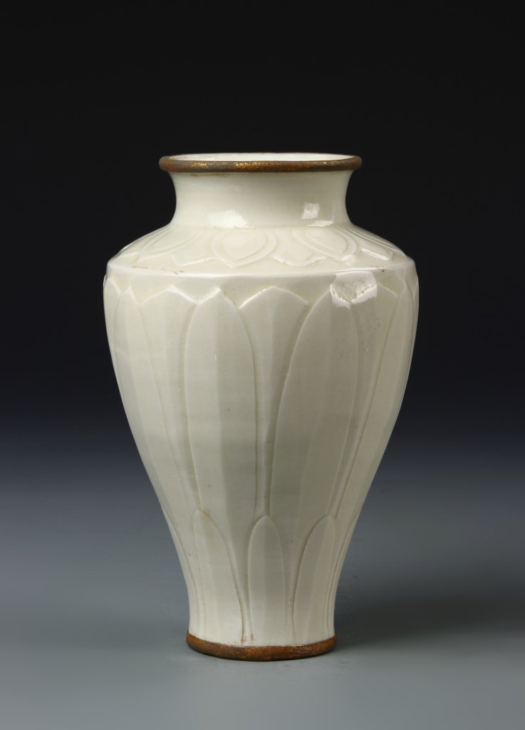 Chinese Ding Yao Vase With Gilt Rim (1 of 8)