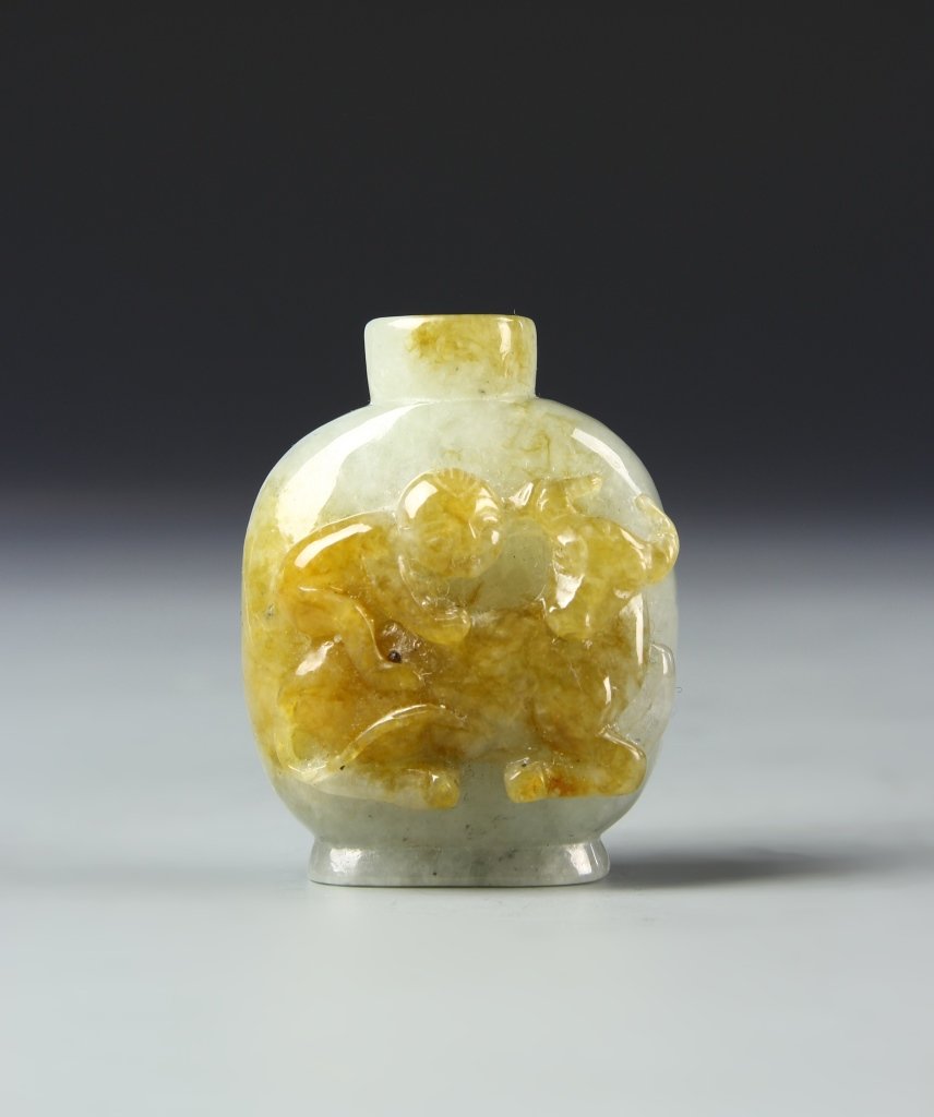 Chinese Jadeite Snuff Bottle (1 of 4)