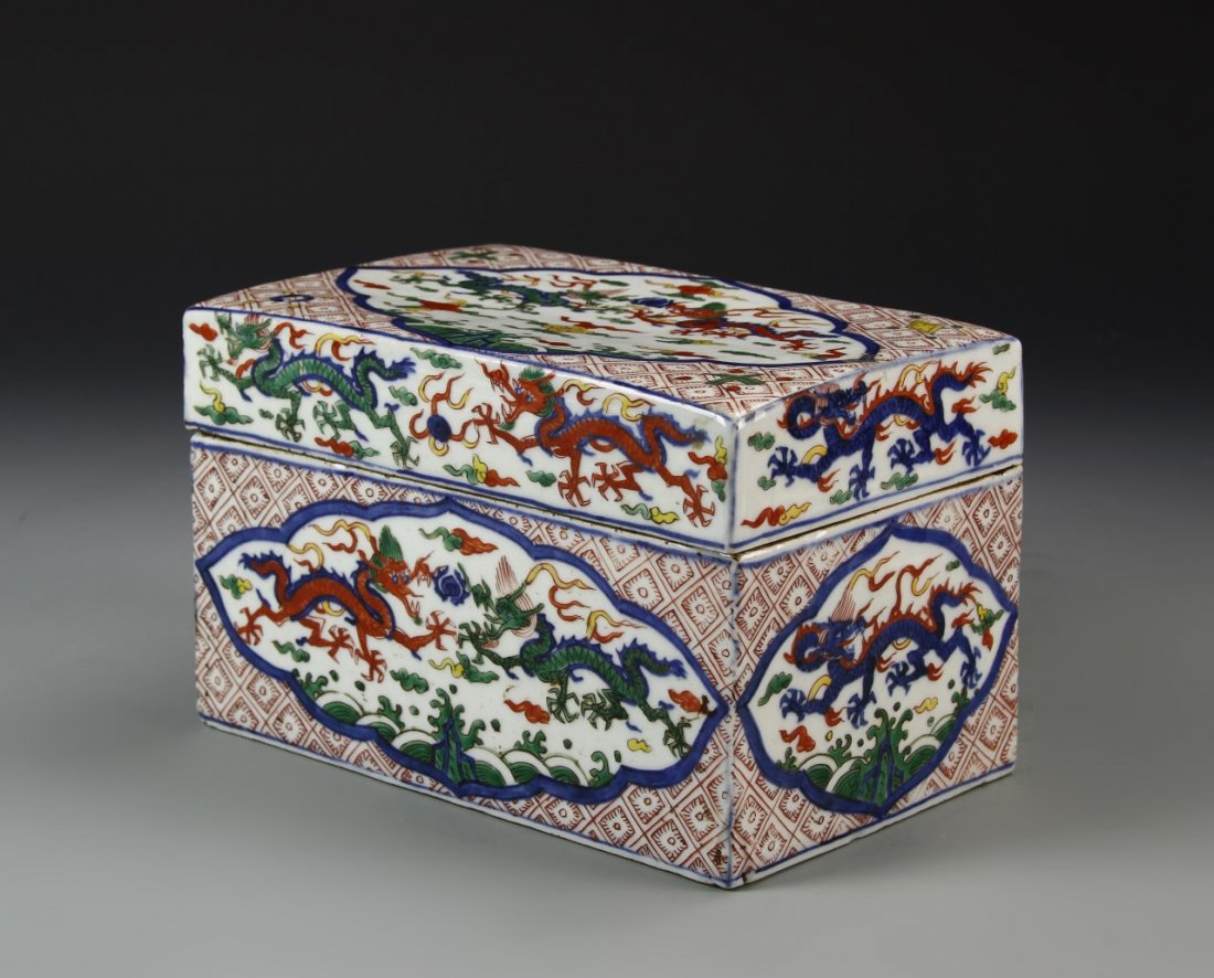 Rare Chinese Wu-t'sai Box/Cover (1 of 10)