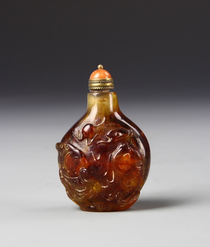 Chinese Amber Snuff Bottle (1 of 5)