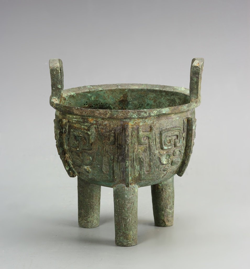 Chinese Antique Bronze Vessel (1 of 4)