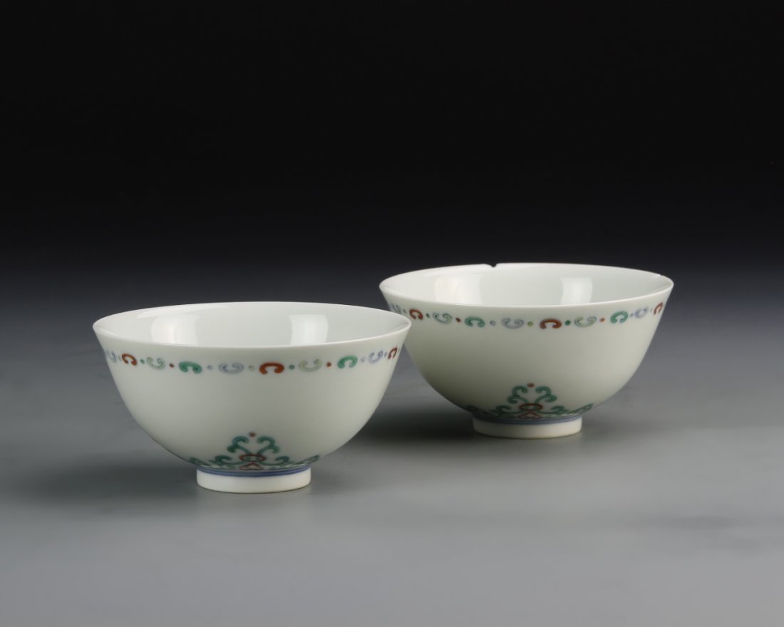 Pair of Chinese Famille Rose Bowls (1 of 6)