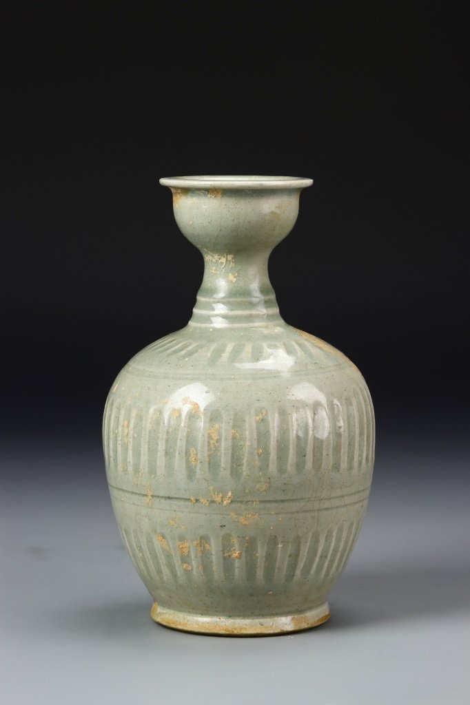 Chinese Lung Quan Yao Vase (1 of 5)