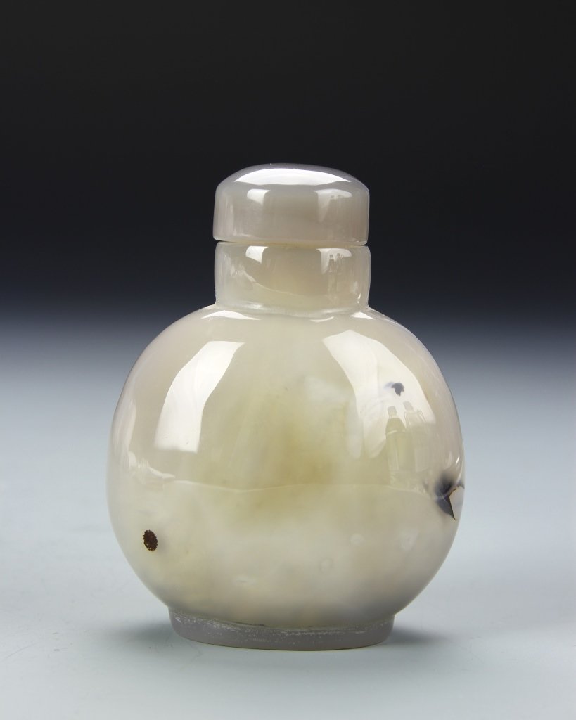 Chinese Agate Snuff Bottle (1 of 4)
