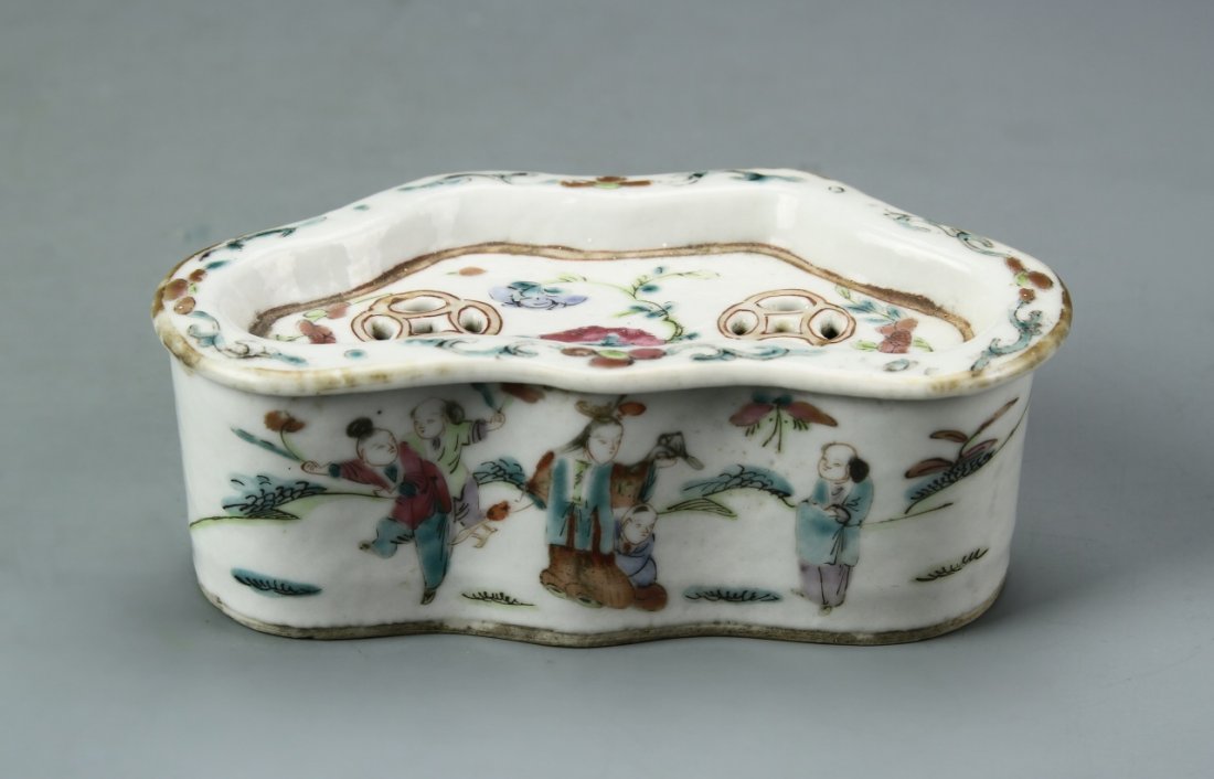 Chinese Famille Rose Cricket Box (1 of 5)