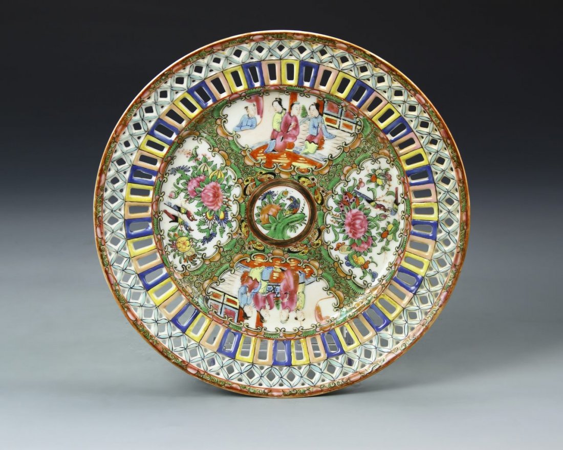 Chinese Rose Medallion Plate (1 of 3)