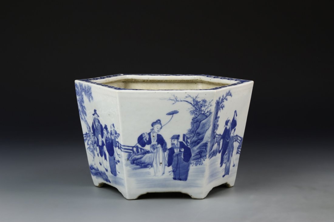 Chinese Blue and White Planter (1 of 6)