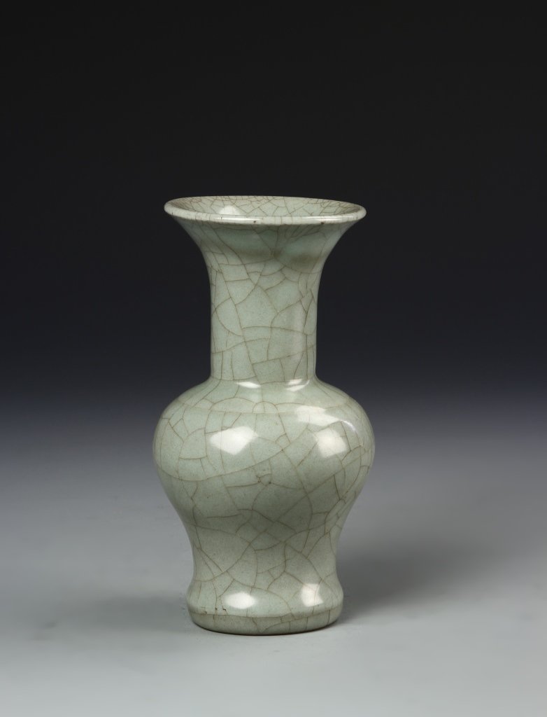 Chinese Lungquan Yao Vase (1 of 5)